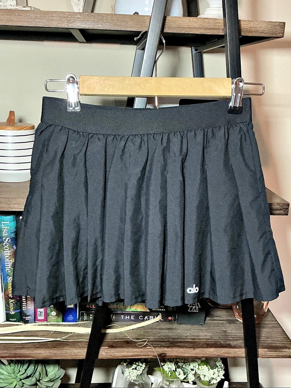 Alo Tennis Pleated Mini Skirt in Black Size Small Like New